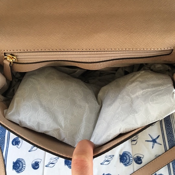 Ava Saffiano Satchel additional photos - Picture 6 of 8